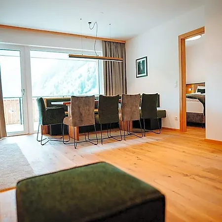 Large Flat With Balcony, On The Piste فندق راوريس