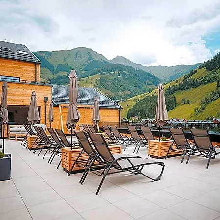 Large Flat With Balcony, On The Piste 2* Rauris