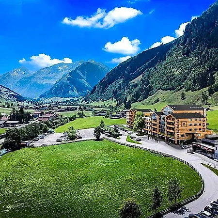 Large Flat With Balcony, On The Piste Hotel Rauris